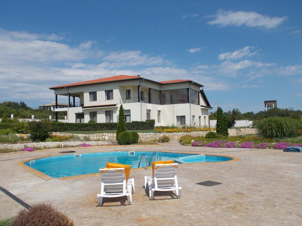 Villa Ketli Apartment Bliznatsi Exteriör bild