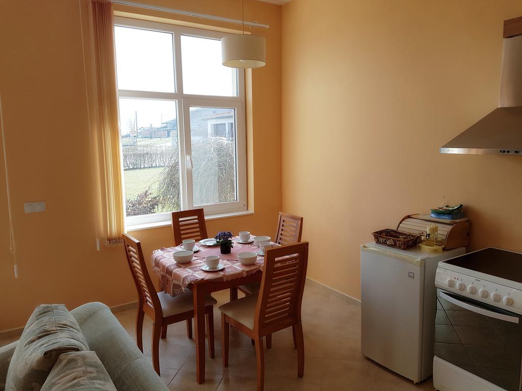 Villa Ketli Apartment Bliznatsi Exteriör bild