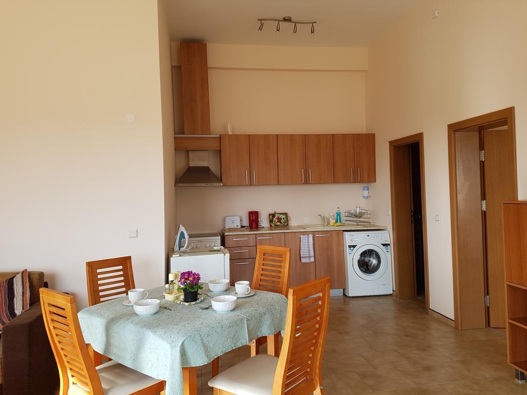 Villa Ketli Apartment Bliznatsi Exteriör bild